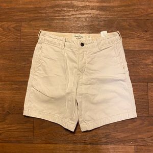 Men’s Abercrombie & Fitch light khaki twill shorts
